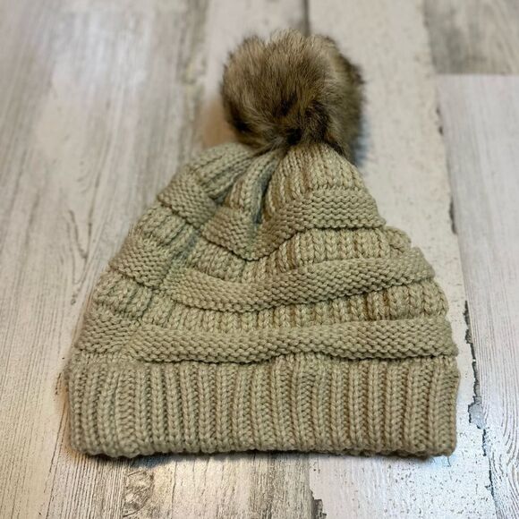 CC Knit Winter Beanie - Picture 1 of 2